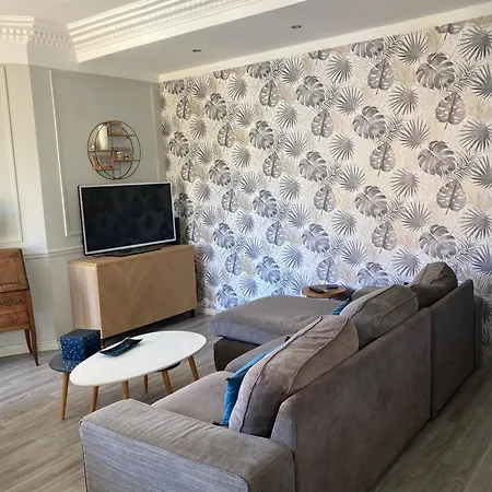 Grand 4 Pieces Bourgeois Familial Apartment *